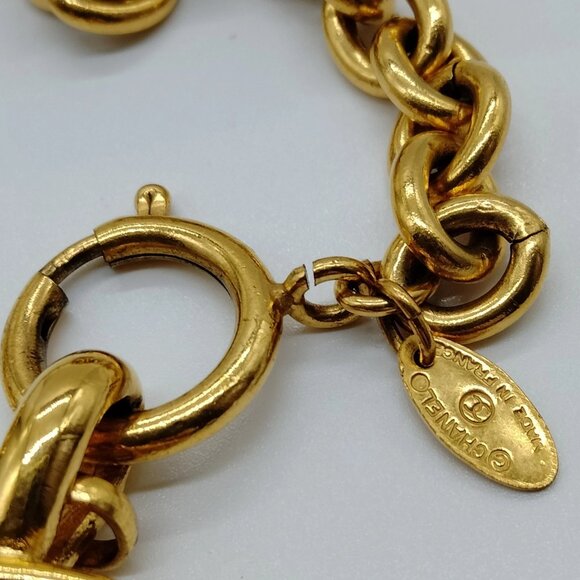 CHANEL Vintage Gold Chain Necklace with Iconic Pendant mon-697-09012025 - Picture 4 of 9